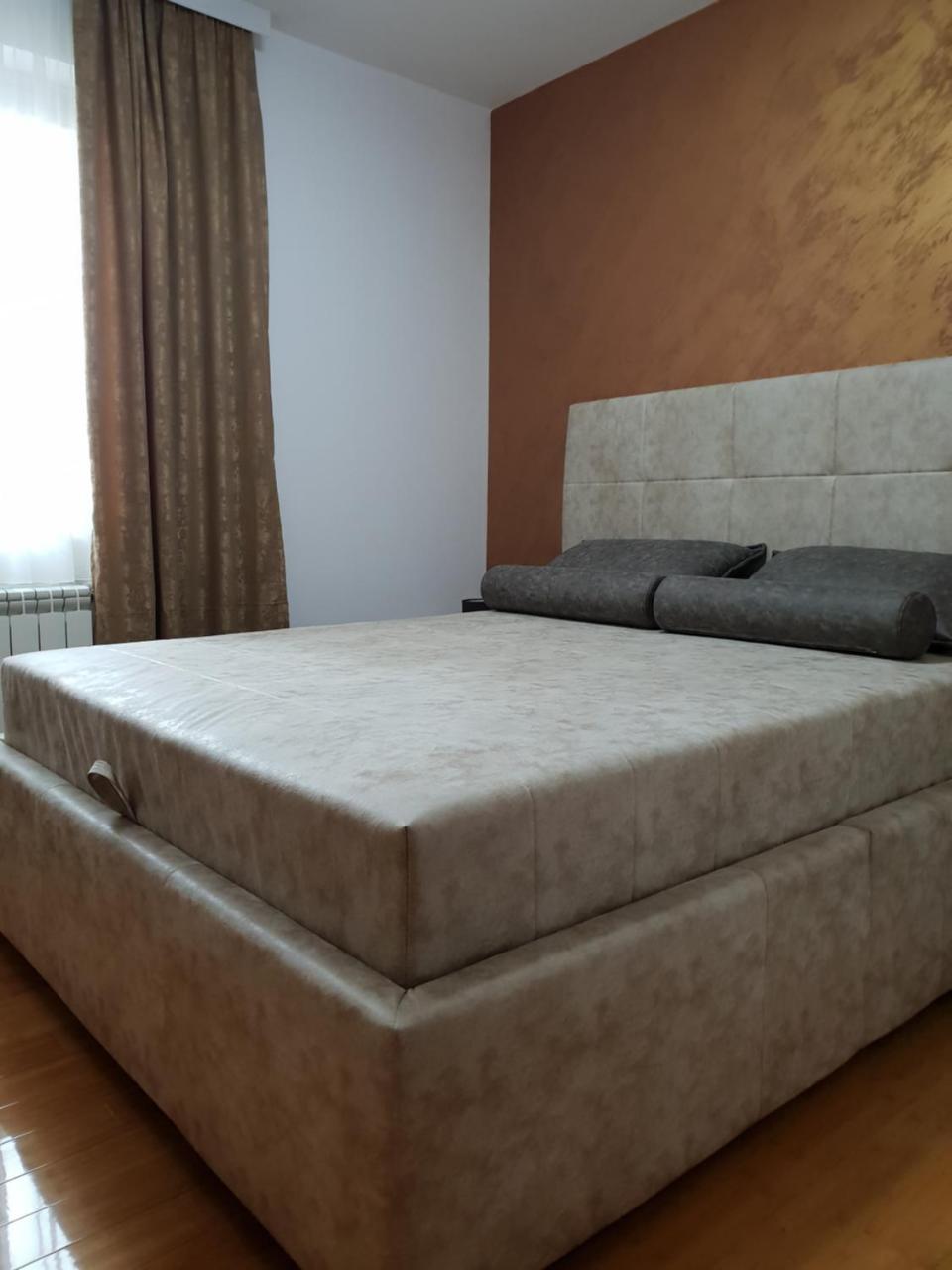 Apartman Kej Free Parking Kraljevo Eksteriør billede