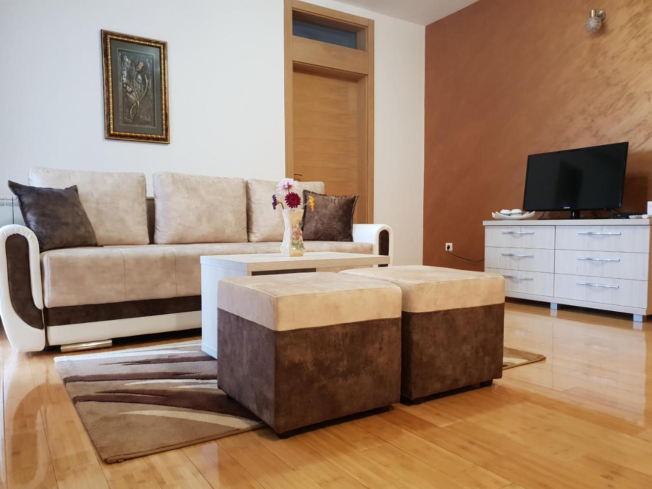 Apartman Kej Free Parking Kraljevo Eksteriør billede